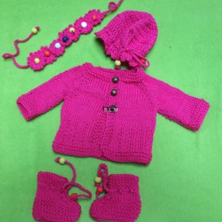 SET : bootees, jacket, hat, headband