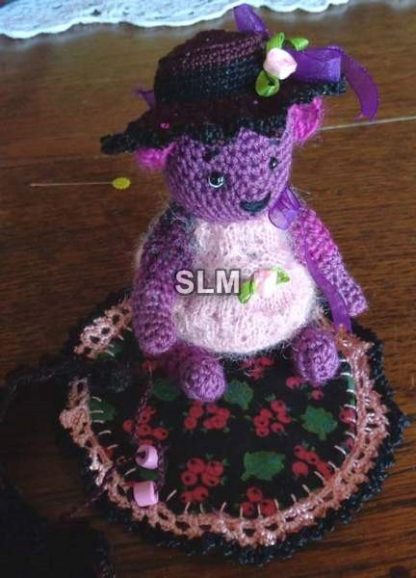 MADAME ELEGANTE  -crochet bear - Image 3