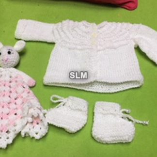 PREEMIE SET : jacket + bootees + toy/doudou