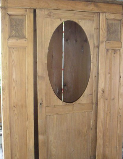 old wardrobe - Image 2