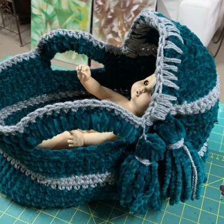 MOSES BASKET - green velvet thread